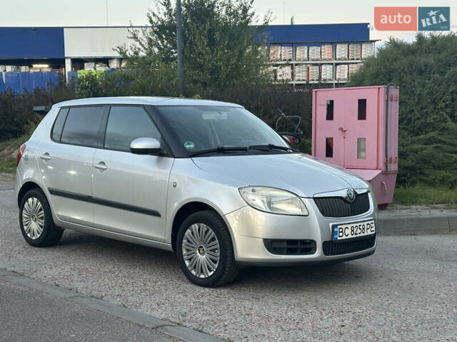 Серый Шкода Фабия, объемом двигателя 1.6 л и пробегом 236 тыс. км за 4850 $, фото 1 на Automoto.ua