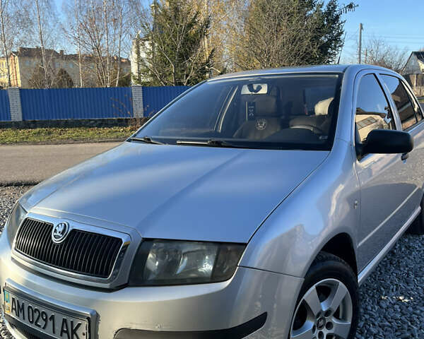 Сірий Шкода Фабія, об'ємом двигуна 1.2 л та пробігом 312 тис. км за 3300 $, фото 1 на Automoto.ua