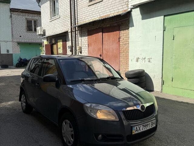 Сірий Шкода Фабія, об'ємом двигуна 1.2 л та пробігом 148 тис. км за 3400 $, фото 1 на Automoto.ua