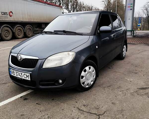 Сірий Шкода Фабія, об'ємом двигуна 1.4 л та пробігом 211 тис. км за 3900 $, фото 1 на Automoto.ua