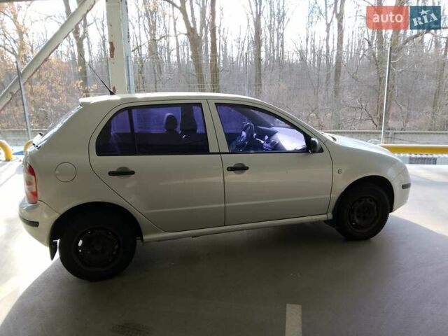 Сірий Шкода Фабія, об'ємом двигуна 1.2 л та пробігом 203 тис. км за 3500 $, фото 1 на Automoto.ua