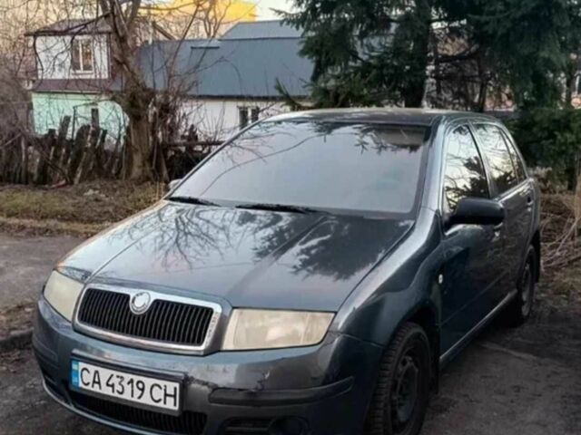 Сірий Шкода Фабія, об'ємом двигуна 1.2 л та пробігом 275 тис. км за 3600 $, фото 1 на Automoto.ua