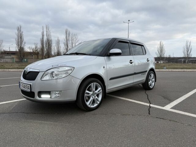 Серый Шкода Фабия, объемом двигателя 1.6 л и пробегом 265 тыс. км за 7800 $, фото 1 на Automoto.ua