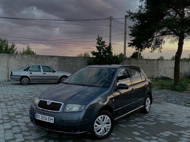 Сірий Шкода Фабія, об'ємом двигуна 1.2 л та пробігом 290 тис. км за 3400 $, фото 1 на Automoto.ua