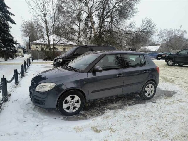 Сірий Шкода Фабія, об'ємом двигуна 1.4 л та пробігом 245 тис. км за 4695 $, фото 1 на Automoto.ua