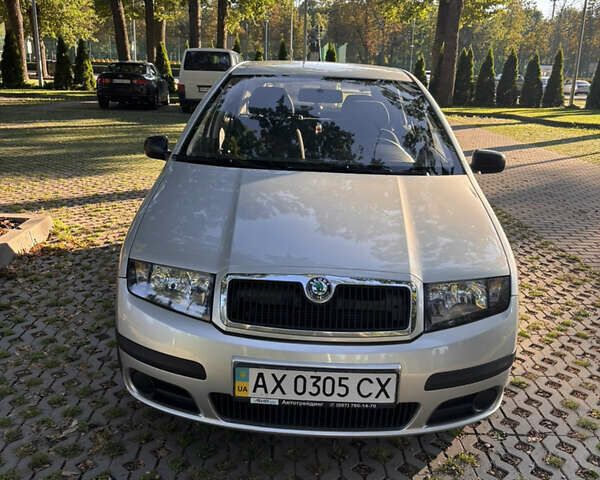 Шкода Фабия 2007 в Харькове на Automoto.ua Серый Шкода Фабия, объемом двигателя 1.2 л и пробегом 193 тыс. км за 4200 $, фото 1 на Automoto.ua