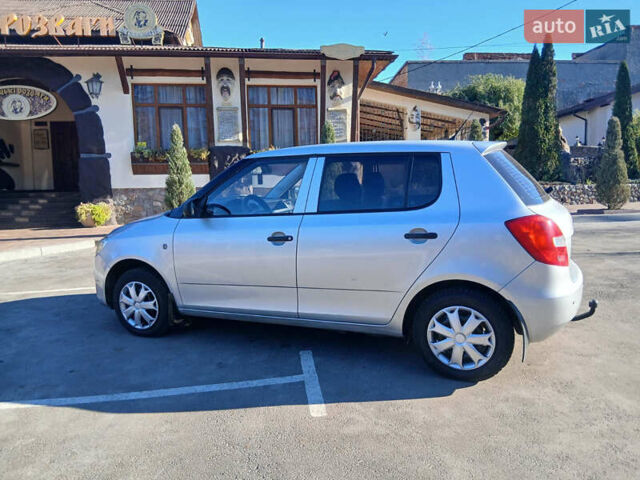 Серый Шкода Фабия, объемом двигателя 1.2 л и пробегом 144 тыс. км за 4700 $, фото 1 на Automoto.ua