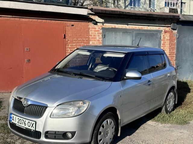 Сірий Шкода Фабія, об'ємом двигуна 1.6 л та пробігом 239 тис. км за 5008 $, фото 1 на Automoto.ua