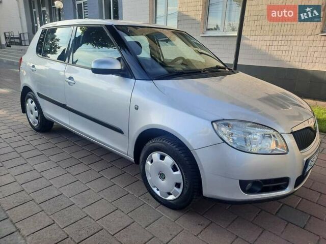 Сірий Шкода Фабія, об'ємом двигуна 1.39 л та пробігом 182 тис. км за 5200 $, фото 1 на Automoto.ua
