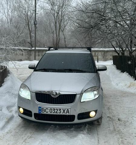 Серый Шкода Фабия, объемом двигателя 1.2 л и пробегом 300 тыс. км за 3200 $, фото 1 на Automoto.ua