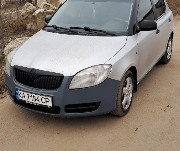 Серый Шкода Фабия, объемом двигателя 1.4 л и пробегом 253 тыс. км за 2500 $, фото 1 на Automoto.ua