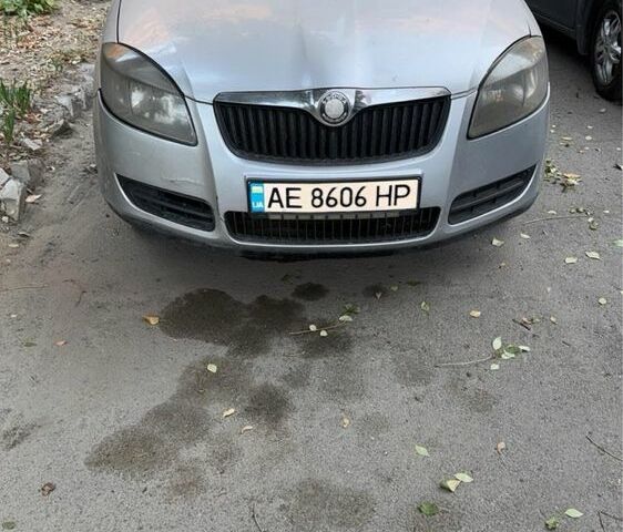 Серый Шкода Фабия, объемом двигателя 1.4 л и пробегом 260 тыс. км за 3699 $, фото 1 на Automoto.ua
