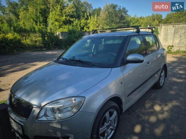 Сірий Шкода Фабія, об'ємом двигуна 1.6 л та пробігом 170 тис. км за 3800 $, фото 1 на Automoto.ua