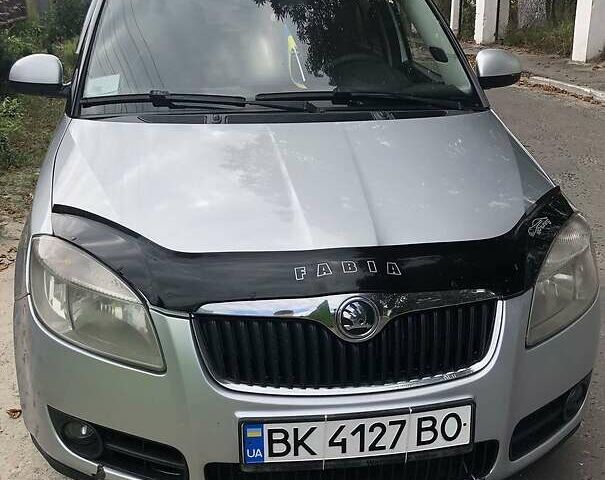 Серый Шкода Фабия, объемом двигателя 1.4 л и пробегом 210 тыс. км за 4500 $, фото 1 на Automoto.ua
