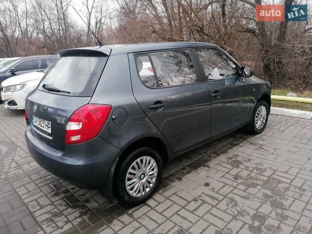 Серый Шкода Фабия, объемом двигателя 1.2 л и пробегом 205 тыс. км за 3200 $, фото 1 на Automoto.ua