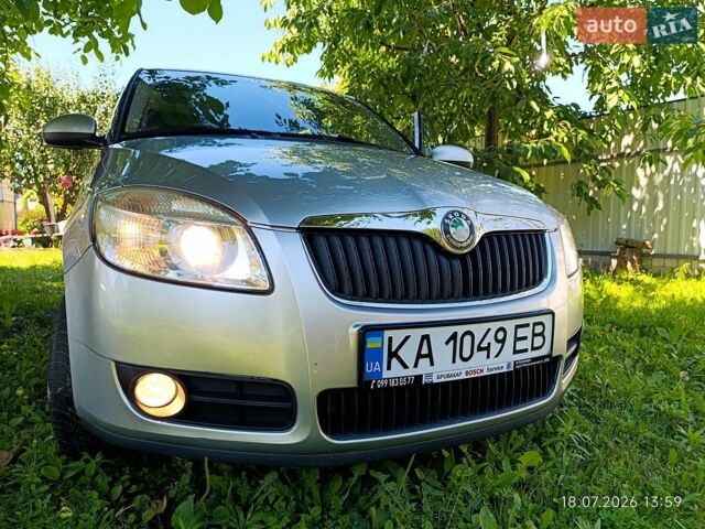 Серый Шкода Фабия, объемом двигателя 1.6 л и пробегом 181 тыс. км за 7500 $, фото 1 на Automoto.ua