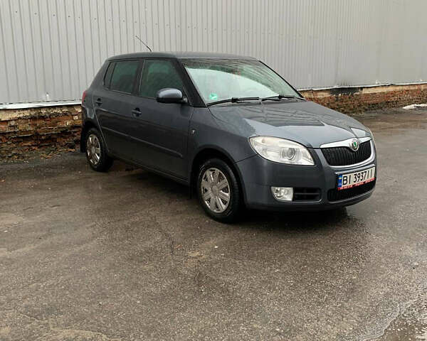 Сірий Шкода Фабія, об'ємом двигуна 1.39 л та пробігом 215 тис. км за 5800 $, фото 1 на Automoto.ua