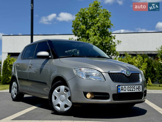 Серый Шкода Фабия, объемом двигателя 1.2 л и пробегом 96 тыс. км за 5100 $, фото 1 на Automoto.ua