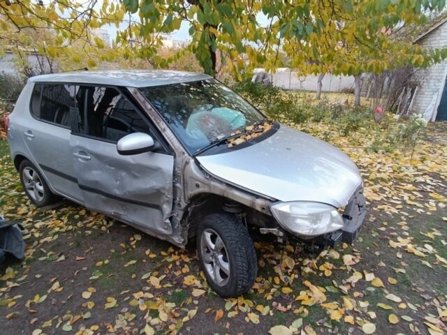 Серый Шкода Фабия, объемом двигателя 1.2 л и пробегом 270 тыс. км за 2500 $, фото 1 на Automoto.ua