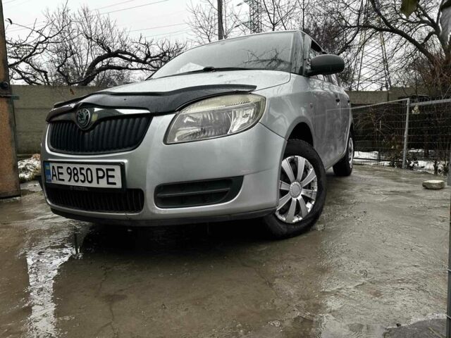 Серый Шкода Фабия, объемом двигателя 1.4 л и пробегом 320 тыс. км за 3700 $, фото 1 на Automoto.ua