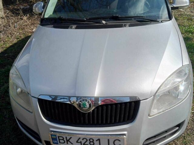 Серый Шкода Фабия, объемом двигателя 1.2 л и пробегом 200 тыс. км за 3500 $, фото 1 на Automoto.ua