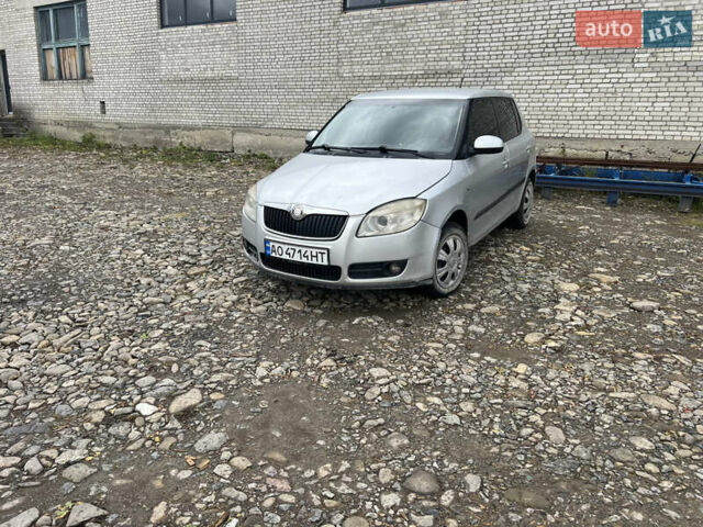 Шкода Фабия 2008 в Рахове на Automoto.ua Серый Шкода Фабия, объемом двигателя 1.39 л и пробегом 377 тыс. км за 4300 $, фото 1 на Automoto.ua