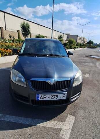 Сірий Шкода Фабія, об'ємом двигуна 1.2 л та пробігом 222 тис. км за 4300 $, фото 1 на Automoto.ua