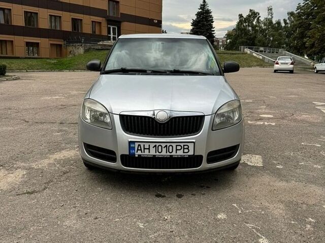 Сірий Шкода Фабія, об'ємом двигуна 1.2 л та пробігом 220 тис. км за 4500 $, фото 1 на Automoto.ua