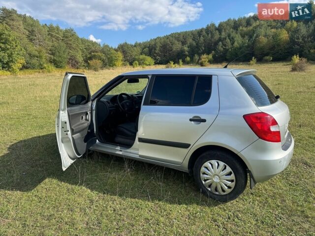 Сірий Шкода Фабія, об'ємом двигуна 1.2 л та пробігом 178 тис. км за 4200 $, фото 1 на Automoto.ua