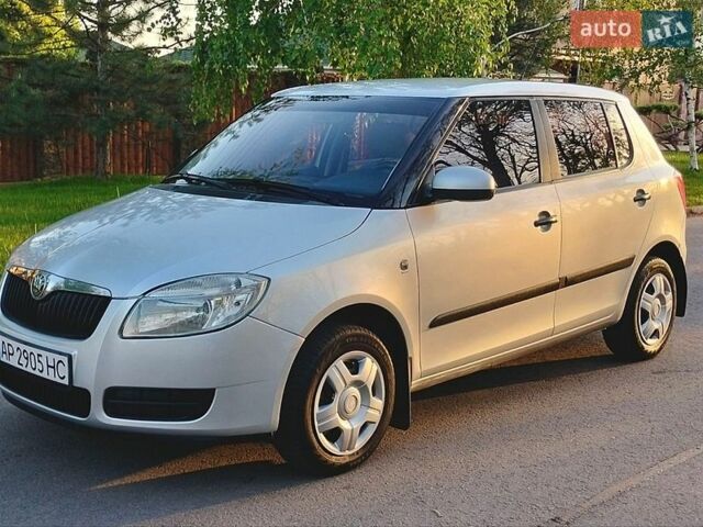 Серый Шкода Фабия, объемом двигателя 1.2 л и пробегом 210 тыс. км за 4500 $, фото 1 на Automoto.ua