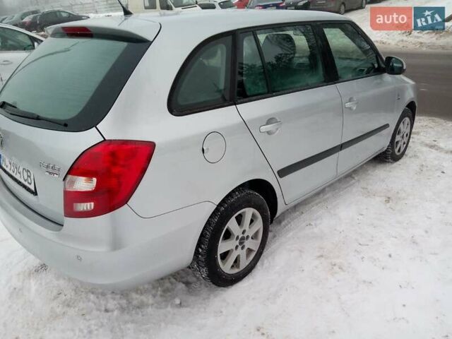 Сірий Шкода Фабія, об'ємом двигуна 1.4 л та пробігом 150 тис. км за 4750 $, фото 1 на Automoto.ua