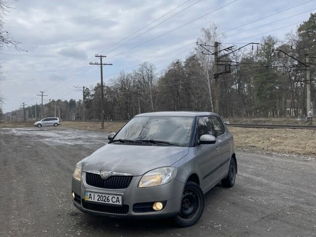 Сірий Шкода Фабія, об'ємом двигуна 1.4 л та пробігом 195 тис. км за 4950 $, фото 1 на Automoto.ua