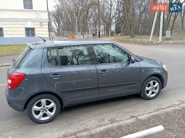Серый Шкода Фабия, объемом двигателя 1.4 л и пробегом 188 тыс. км за 5950 $, фото 1 на Automoto.ua