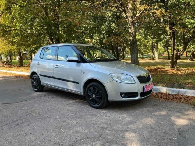 Серый Шкода Фабия, объемом двигателя 0 л и пробегом 218 тыс. км за 5100 $, фото 1 на Automoto.ua