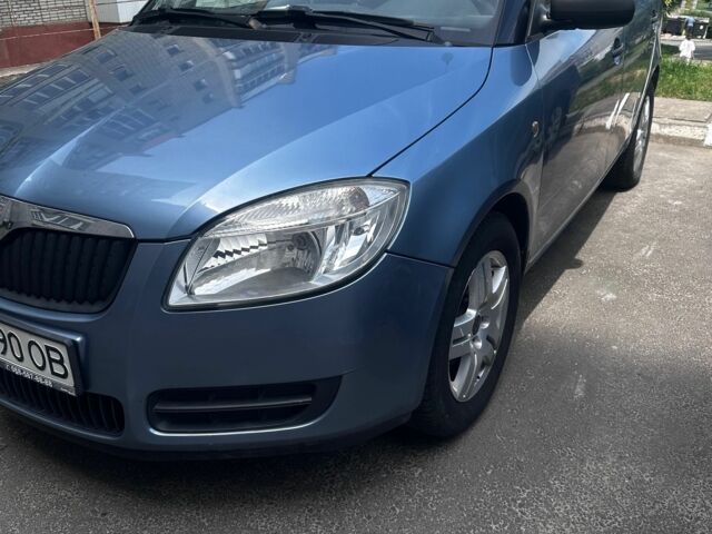 Сірий Шкода Фабія, об'ємом двигуна 1.2 л та пробігом 180 тис. км за 3883 $, фото 1 на Automoto.ua