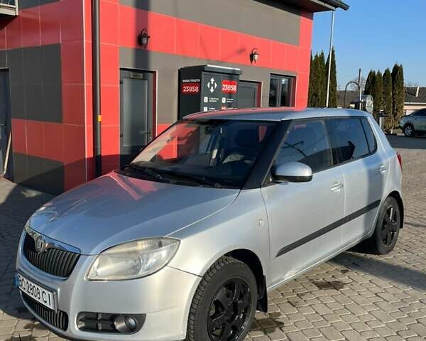 Серый Шкода Фабия, объемом двигателя 1.39 л и пробегом 310 тыс. км за 3150 $, фото 1 на Automoto.ua