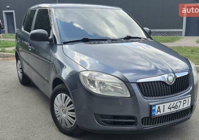 Сірий Шкода Фабія, об'ємом двигуна 1.42 л та пробігом 258 тис. км за 5000 $, фото 1 на Automoto.ua