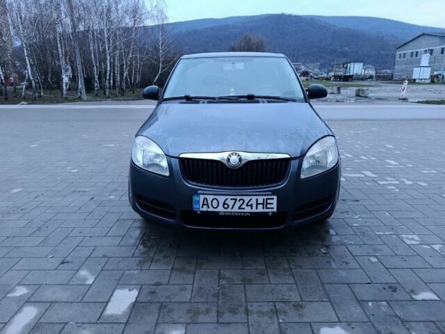 Серый Шкода Фабия, объемом двигателя 1.2 л и пробегом 222 тыс. км за 4200 $, фото 1 на Automoto.ua