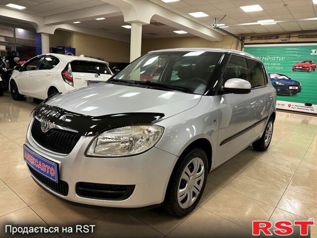 Сірий Шкода Фабія, об'ємом двигуна 1.4 л та пробігом 17300 тис. км за 5500 $, фото 1 на Automoto.ua