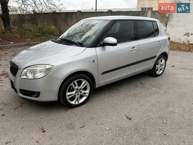 Сірий Шкода Фабія, об'ємом двигуна 1.6 л та пробігом 156 тис. км за 7200 $, фото 1 на Automoto.ua