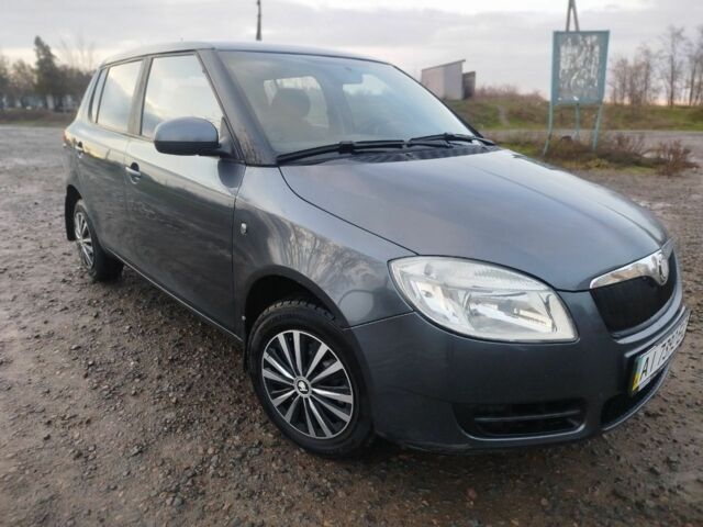 Серый Шкода Фабия, объемом двигателя 1.2 л и пробегом 143 тыс. км за 4500 $, фото 1 на Automoto.ua