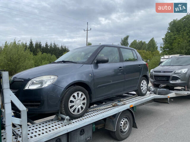 Серый Шкода Фабия, объемом двигателя 1.2 л и пробегом 210 тыс. км за 3900 $, фото 1 на Automoto.ua