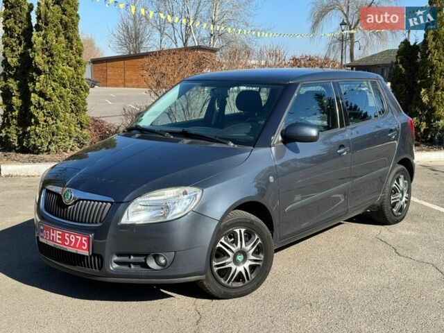 Серый Шкода Фабия, объемом двигателя 1.4 л и пробегом 223 тыс. км за 5999 $, фото 1 на Automoto.ua
