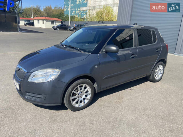 Сірий Шкода Фабія, об'ємом двигуна 1.2 л та пробігом 212 тис. км за 5800 $, фото 1 на Automoto.ua