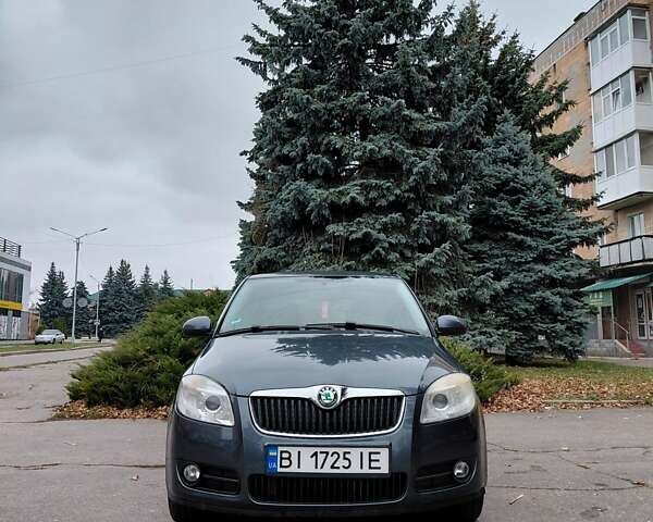 Серый Шкода Фабия, объемом двигателя 1.2 л и пробегом 283 тыс. км за 5000 $, фото 1 на Automoto.ua