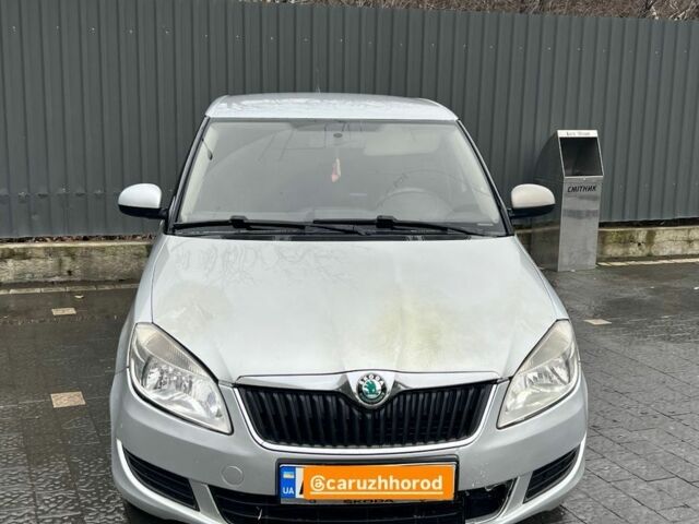 Сірий Шкода Фабія, об'ємом двигуна 1.4 л та пробігом 400 тис. км за 3500 $, фото 1 на Automoto.ua