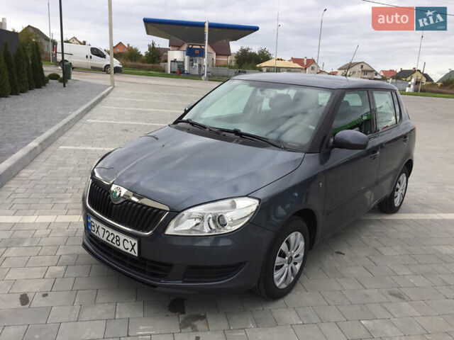 Серый Шкода Фабия, объемом двигателя 1.2 л и пробегом 280 тыс. км за 5300 $, фото 1 на Automoto.ua