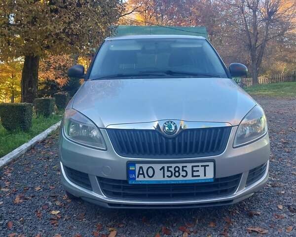 Сірий Шкода Фабія, об'ємом двигуна 1.6 л та пробігом 283 тис. км за 5100 $, фото 1 на Automoto.ua