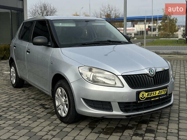 Сірий Шкода Фабія, об'ємом двигуна 1.6 л та пробігом 283 тис. км за 5800 $, фото 1 на Automoto.ua