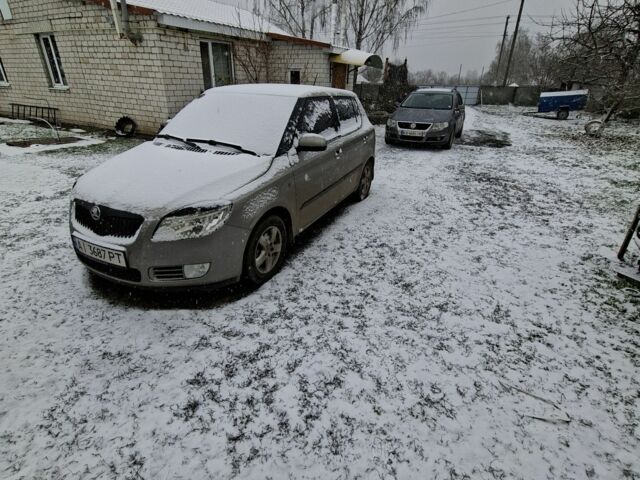 Сірий Шкода Фабія, об'ємом двигуна 1.4 л та пробігом 270 тис. км за 4500 $, фото 1 на Automoto.ua